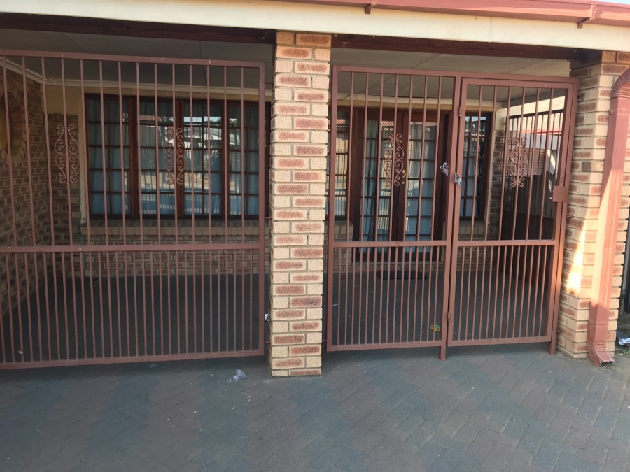 4 Bedroom Property for Sale in Rykmanshoogte Free State